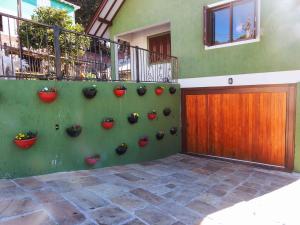 Gramado Suites Residence possui 5 quartos e 5 banheiros