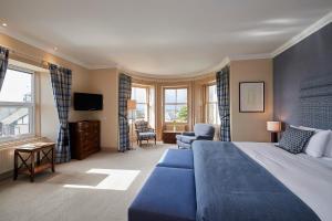 Junior Suite room in Royal Golf Hotel