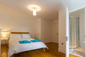 Host & Stay - Victoria Gardens