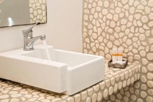 Onar Hotel and Suites Tinos Greece