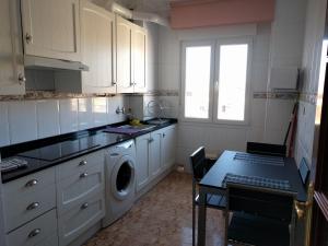 Manzanera, junto Ayuntamiento y Riojaforum