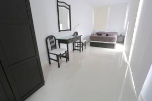 DARUMA APARTMENTS 3-Bedroom Penthouse with Sea Views