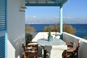 NAVA Devine Water Front House in Ambelas Paros Greece