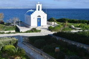 NAVA Devine Water Front House in Ambelas Paros Greece