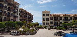 Balcon Del Mar Wonderful pools view and sun WI-FI