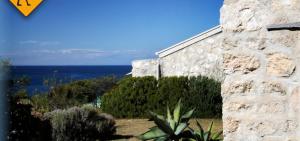 tu Emuz Stone Beachfront Villa, Emu Bay, Kangaroo Is