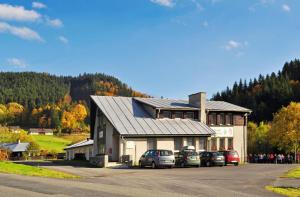 Отель Pod Javorem Вельке-Карловице Чехия