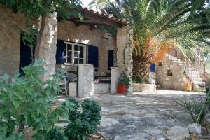Pension traditionalhouses moniaros Kalamoti Griechenland