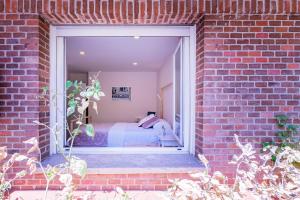 Exclusive quietness in the heart of Madrid with Public Parking, Breakfast, 2 bathrooms