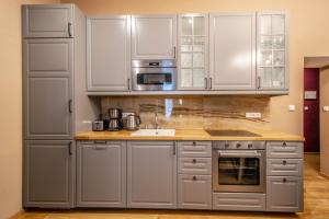 Ruterra Apartments by Cathedral