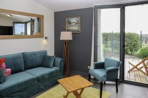 Hotels Hotel Les Vignes de la Chapelle, 