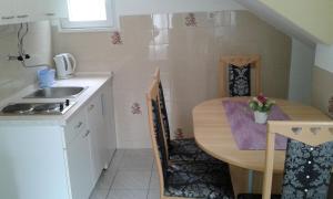 Apartment 1 room in Apartments Josip - 150m from beach