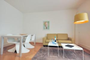 2BR near lake - Stardust 11