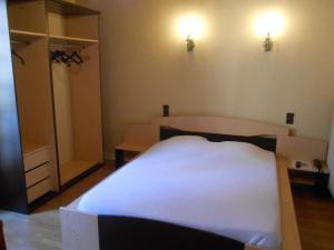 Hotel AUX GORGES DU DOURDOU photo 9