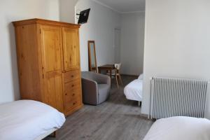 Hotels Le Lion d'Or : Chambre Familiale avec Salle de Bains Privative - Non remboursable