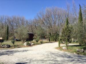 Campings Roulottes et Cabanes de Saint Cerice : photos des chambres