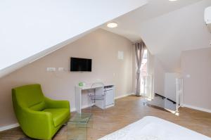 Villa Flores Room with Balcony