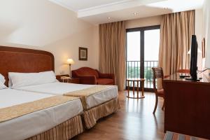 Superior Triple Room room in Hotel Termes Montbrió