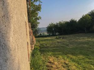 Maisons de vacances Charming and characterful home in the Auvergne with a view over the valley : photos des chambres