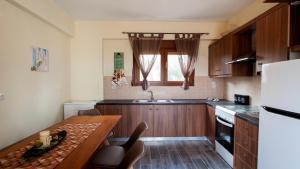 Fοivos and Athina Villas