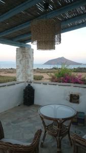 Villa Petradi (150 meters from the sea) Paros Greece