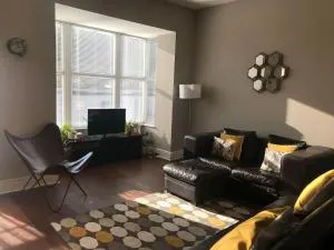 Margate's Modern Luxury Apartment - Margate