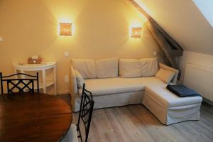 Appartements La maison Virginie logements de 1 a 5 pers centre, climatisation, parking, linge, wifi, proximite lac canal piscine : photos des chambres