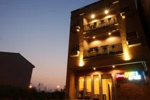 Douzi Hotel-Xpark. Gloria Outlets. Taoyuan MRT - 桃园市