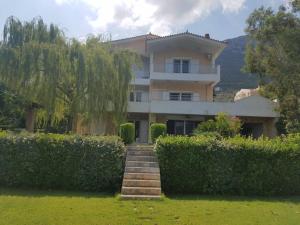 Skorponeria beachfront house