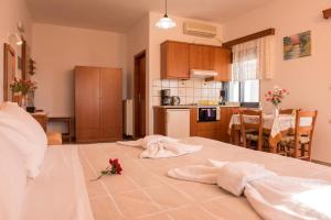 Roula Apartments Chania Greece