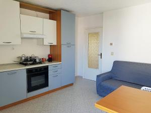 Marotta, 300 mt dal mare, Sea & City Apartments, Sea&Business, Wi-Fi fibra, parking, 3 camere, 11 letti