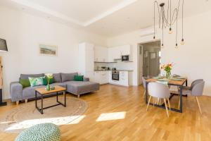 Urban oasis near the Danube