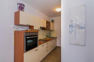 2 bedroom apartmentparkingmarket