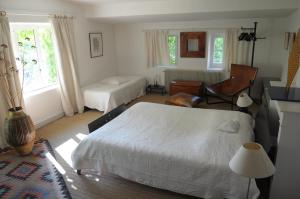Maisons d'hotes La Mazade de Saint Mamert : Chambre Double