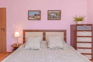 HomeLike Two Bedroom Apartment with Park View