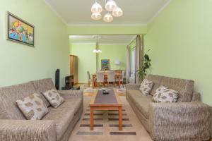 HomeLike Two Bedroom Apartment with Park View