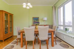 HomeLike Two Bedroom Apartment with Park View