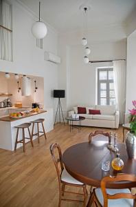 Four Streets Athens - Luxury Suites Apartments in Athens