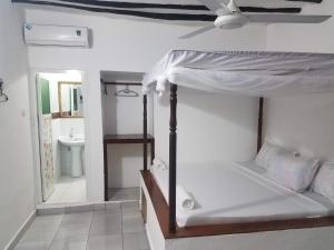 Baraka Aquarium Bungalows