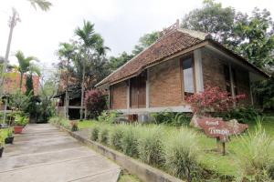 Nhà 3 phòng ngủ (3-Bedroom House)