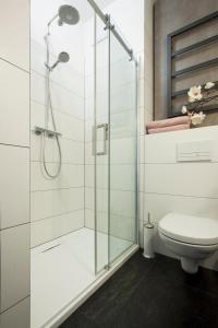 Flaming Rentyear Apartments