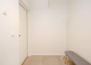 Modern quiet 2 bedroom apartment near City center