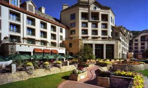 Two-Bedroom Apartment room in The Beaver Creek Condo