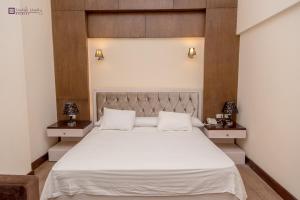 Double or Twin Room with Pool View room in Ultra Loaloa Nile Maadi Hotel