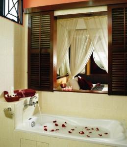AFamosa Villas