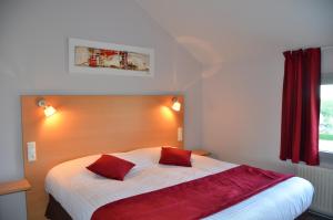 Hotels Carre Py' Hotel : Chambre Double Confort - Vue sur Vallée