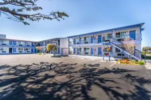 SureStay Hotel by Best Western Seaside Monterey - Сисайд