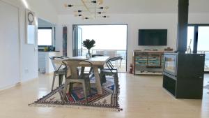 Earth Wind and Ocean 33