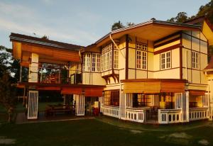Hickory Penang Hill