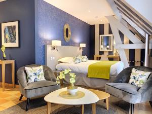 Hotels Hotel Les Suites - Domaine de Crecy : Suite Junior